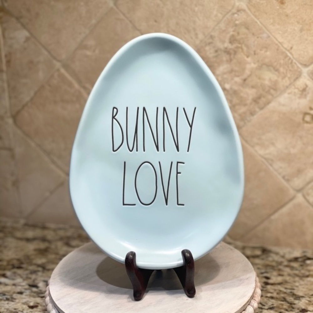 𝅺RAE Dunn Easter Bunny Love Egg Shape Plate